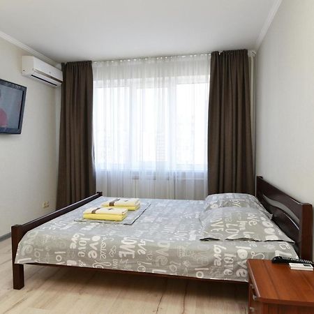 Apartament On Vasylia Lypkivskoho 24 Kyiv Exterior photo