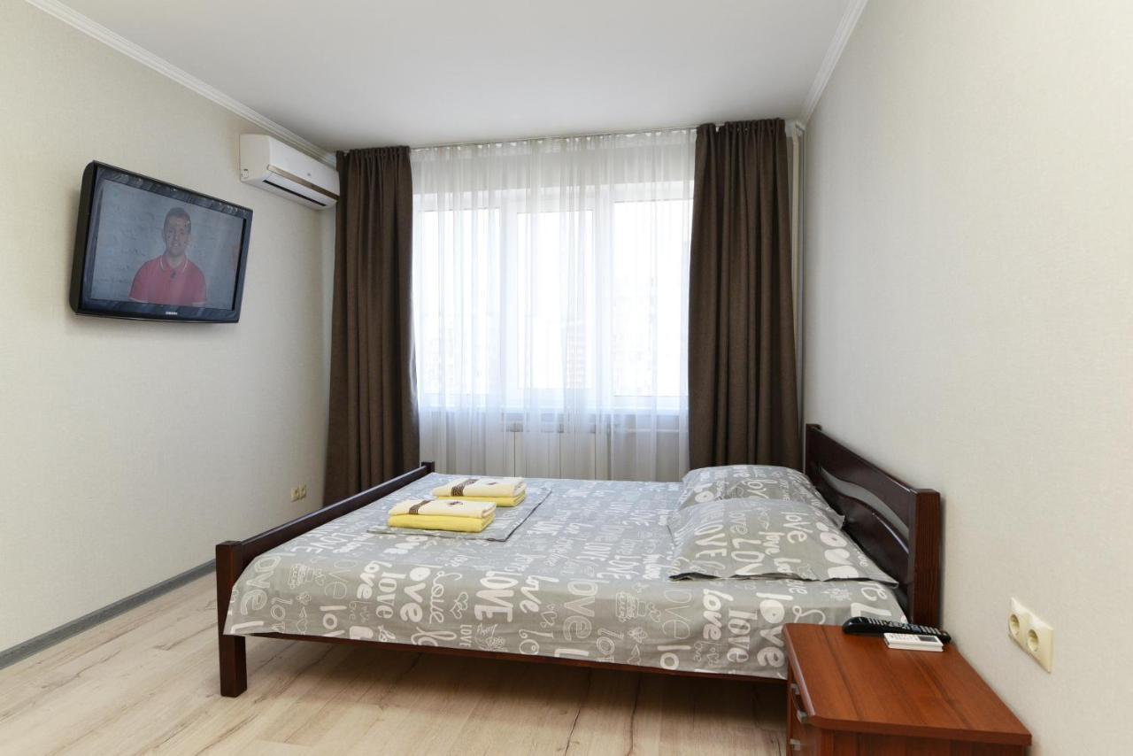 Apartament On Vasylia Lypkivskoho 24 Kyiv Exterior photo